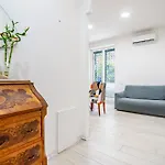Dimora Clodia-Casa Intera Con Stanza Privata E Bagno In Condivisione